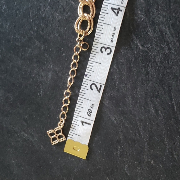 BCBG necklace Brand new, never worn - Picture 8 of 9